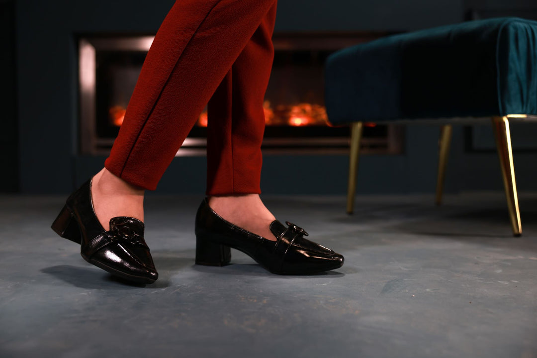 ladies court shoes