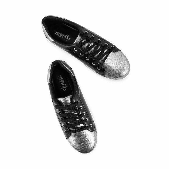 Black Casual Sneaker AT7424