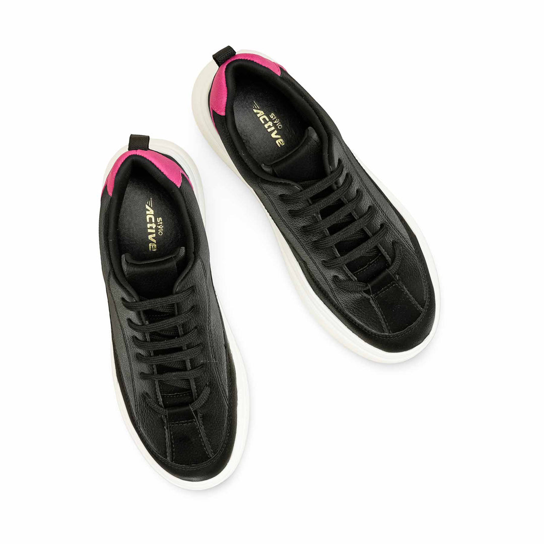 Black Casual Sneaker For Women AT7497