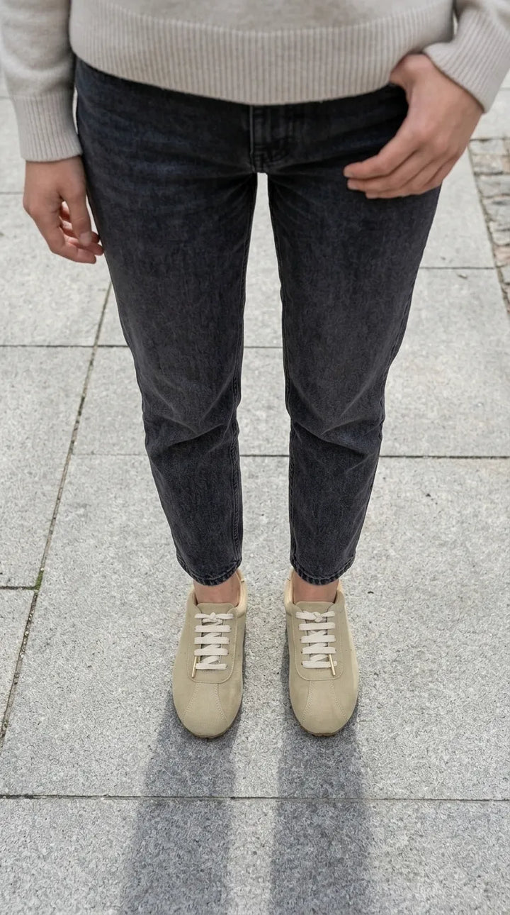 Fawn Sneaker For Ladies AT7526
