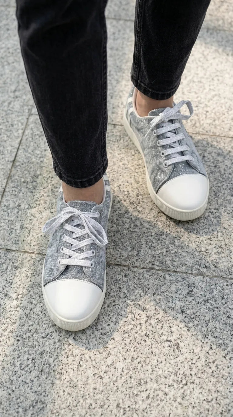 Grey Sneaker For Ladies AT7543