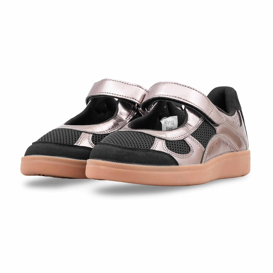 Black Casual Sneaker For Women AT9102