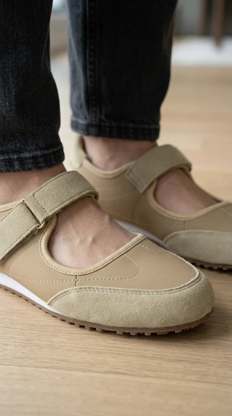 Beige Sneaker For Ladies AT9149