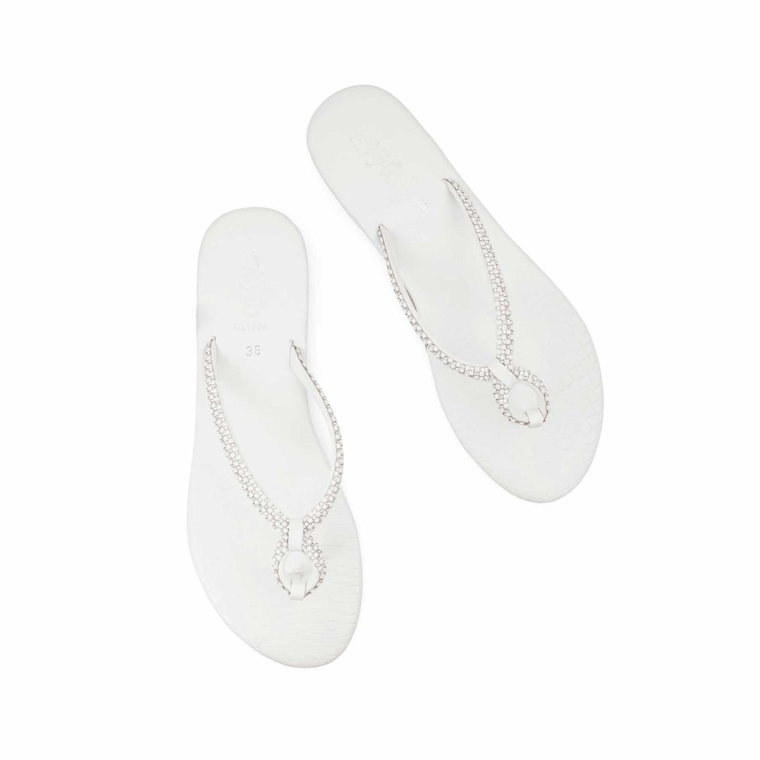 White Casual Chappal CL1886