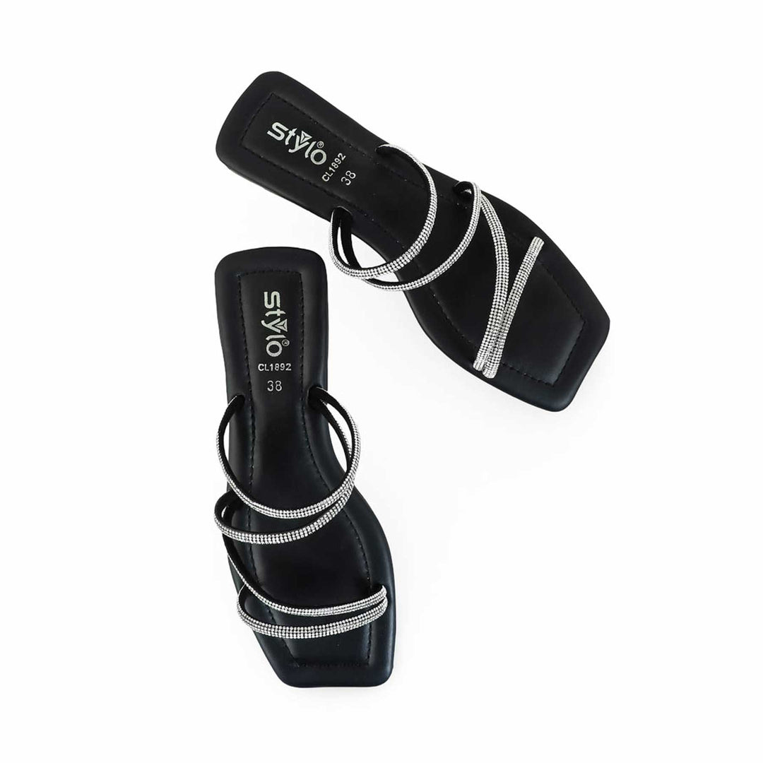 Black Casual Chappal CL1892