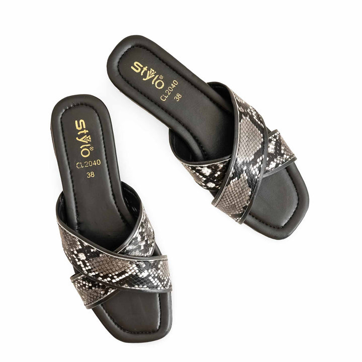 Black Casual Women Chappal CL2040