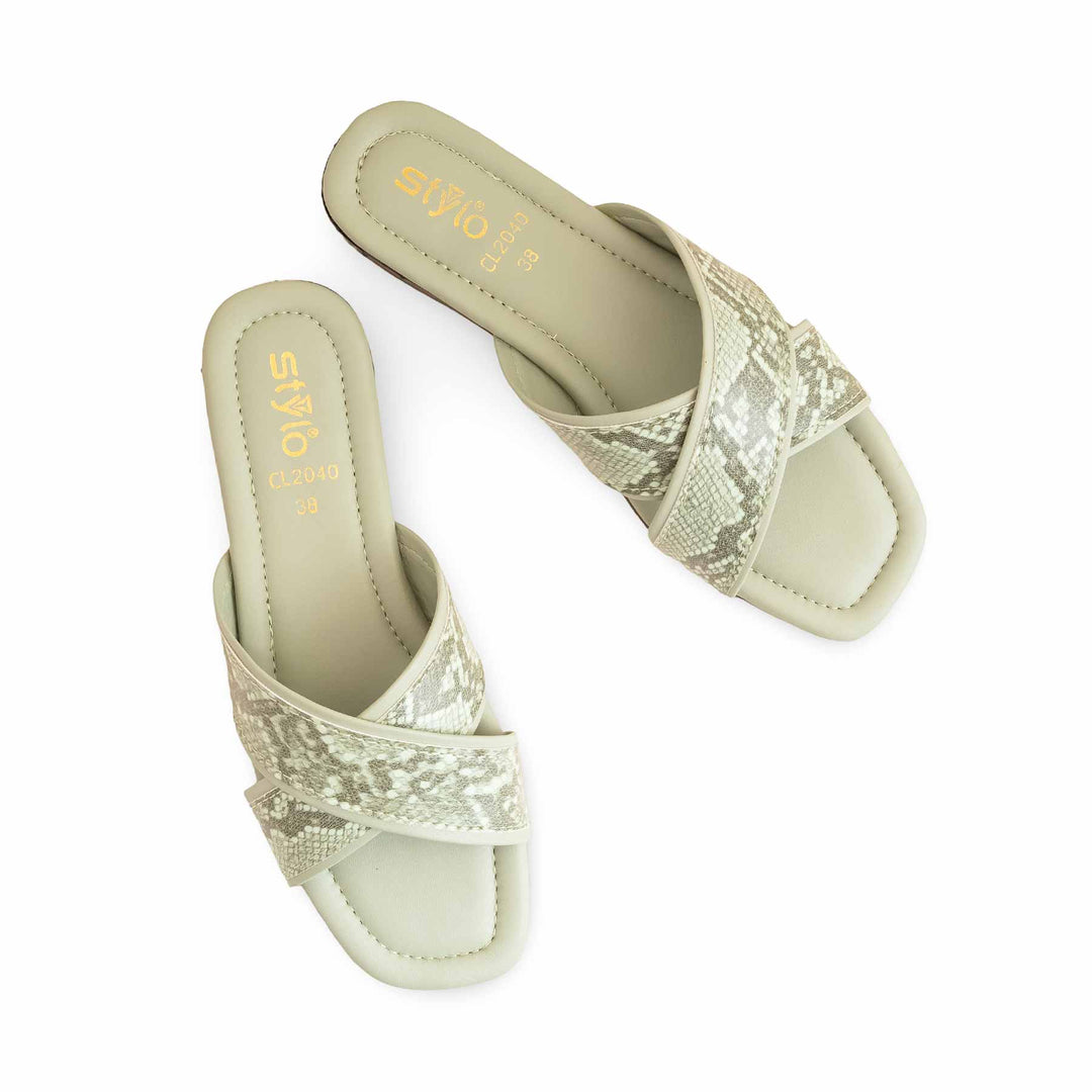 Green Casual Slipper For Ladies CL2040