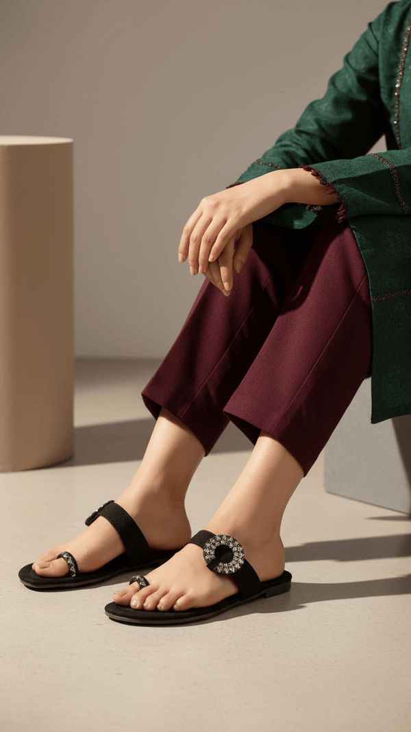Black Casual Chappal For Women CL2143