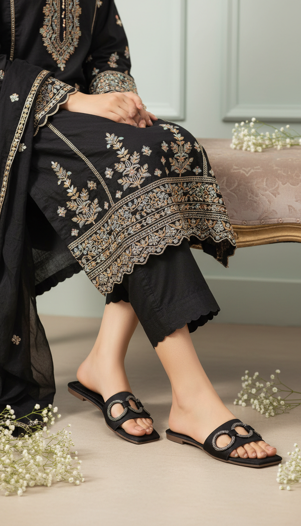 Black Casual Slipper For Ladies CL2184