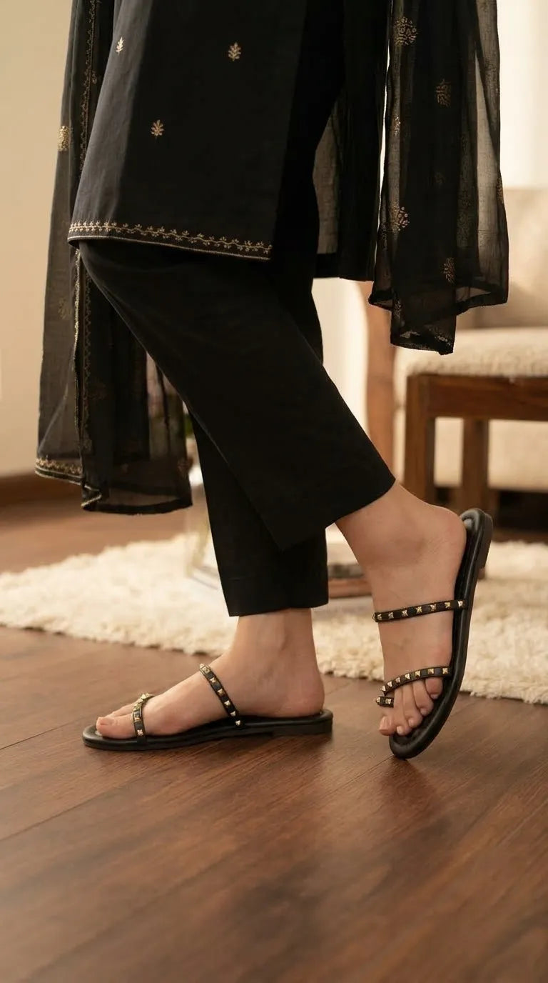 Black Casual Chappal For Women CL2372