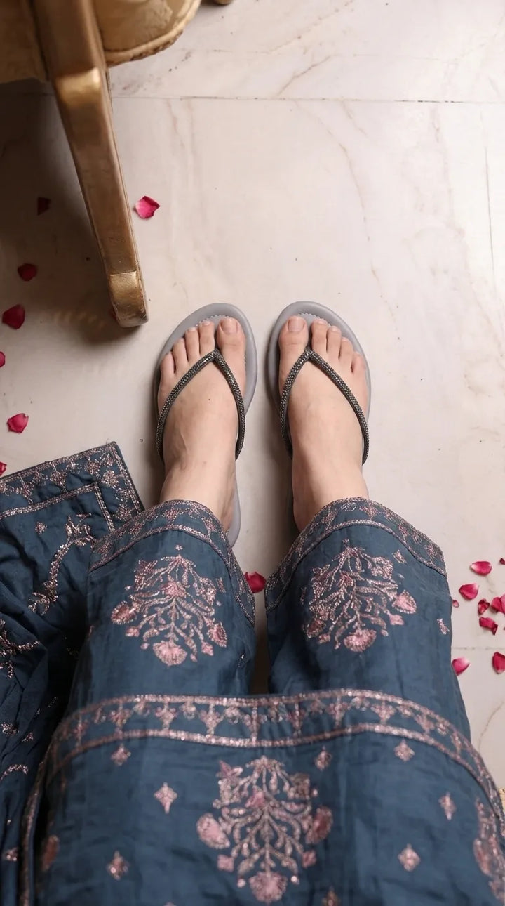 Grey Casual Chappal For Ladies CL2402
