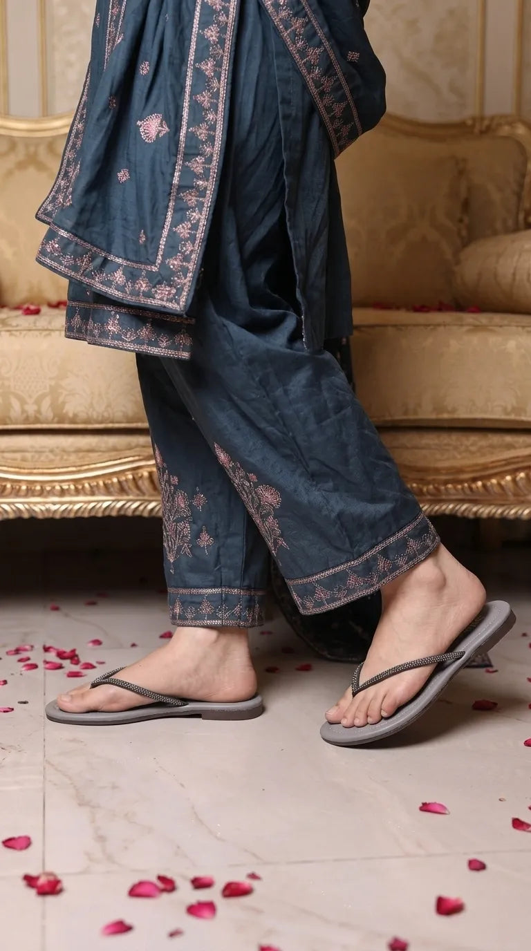 Grey Casual Chappal For Ladies CL2402
