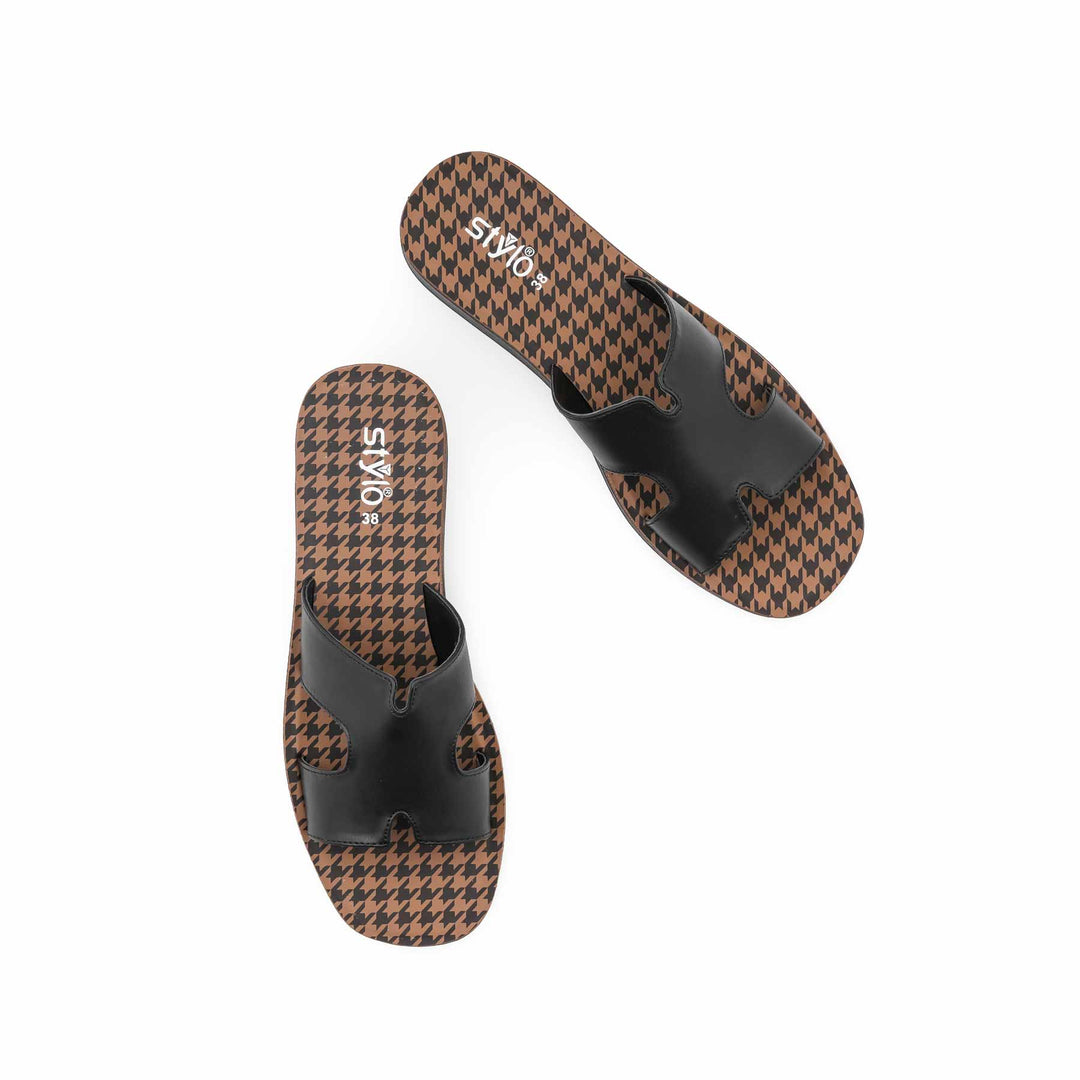 Black Casual Softy For Women CL5650