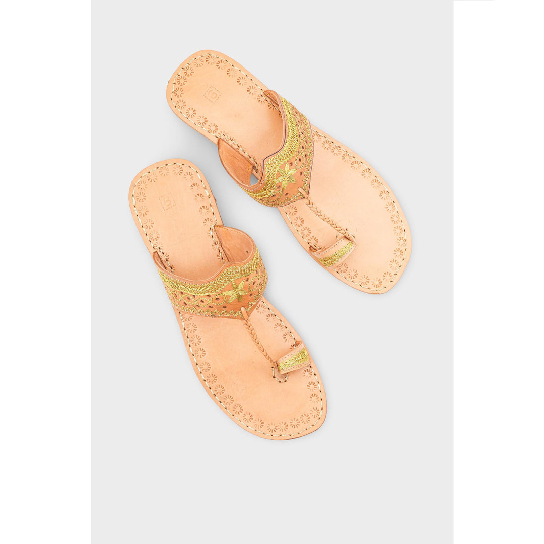 Golden Kolapoori Chappal EC0259
