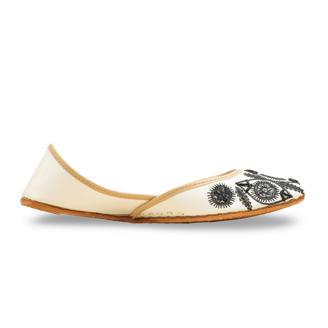 White Ethnic Khusa For Ladies EC8603