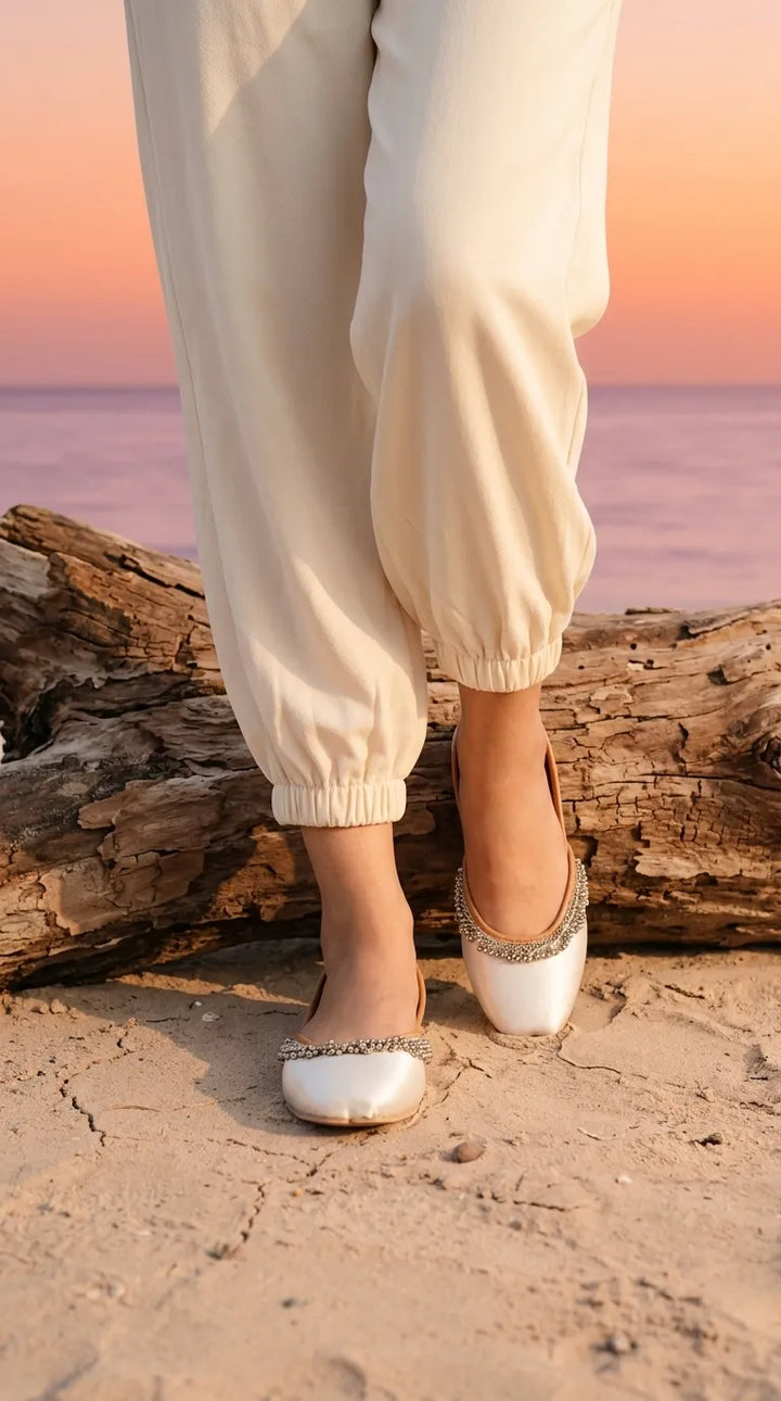 White Ethnic Khussa For Ladies EC8621