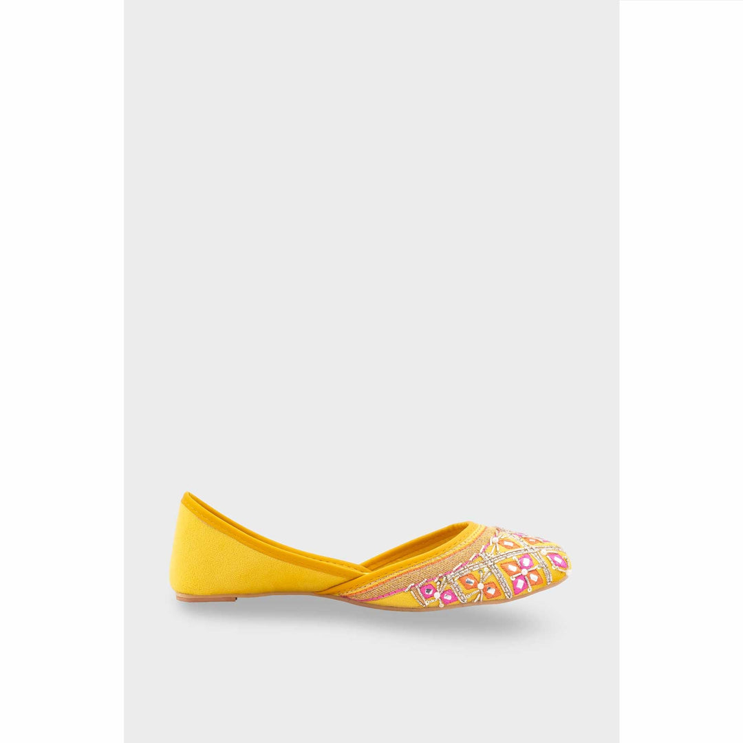 Yellow Ethnic Khussa For Women EC8690
