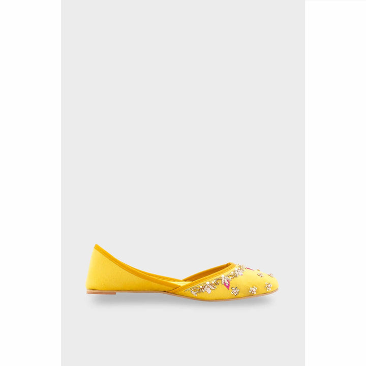 Yellow Ethnic Khussa For Women EC8691