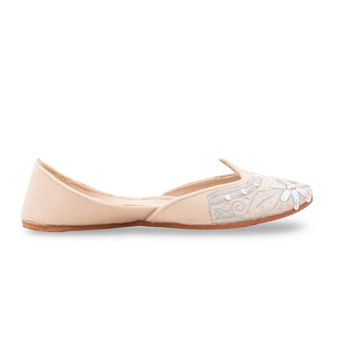 White Ethnic Khussa For Ladies EC8773