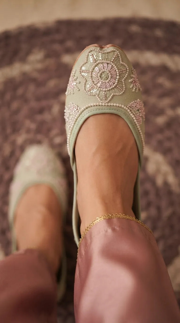 PISTAGREEN Ethnic Khussa For Women EC8818