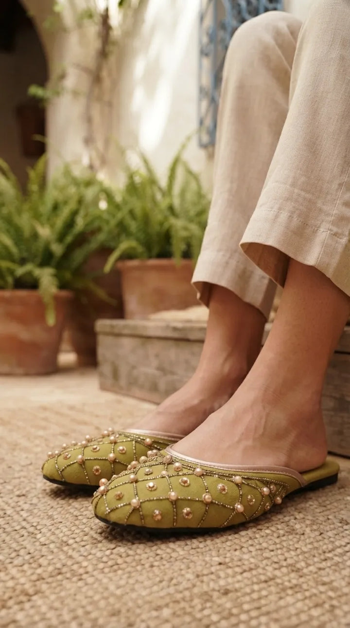 Mehndi Ethnic Khussa For Ladies EC8839