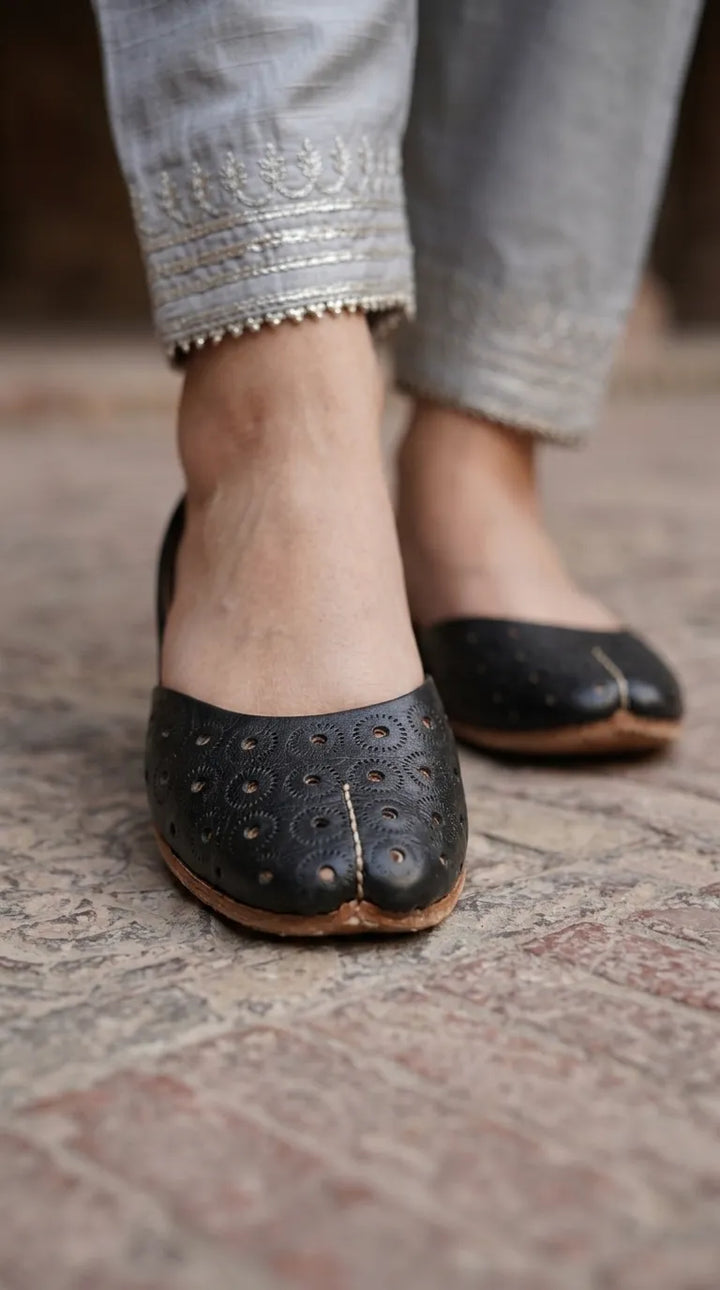 Black Leather Khussa For Ladies EC8930