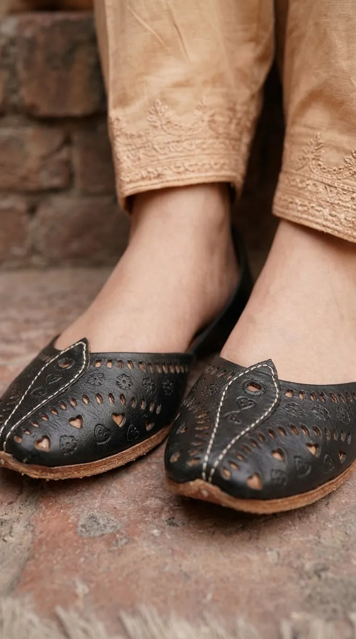 Black Leather Khussa For Ladies EC8932