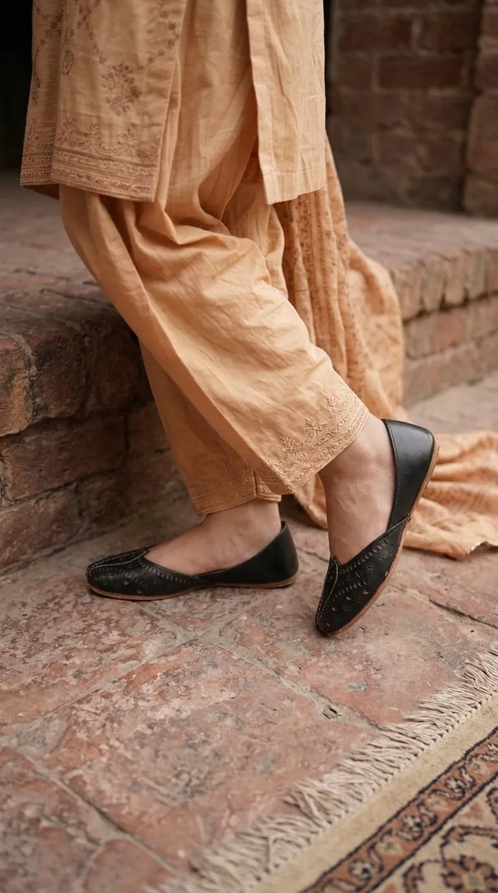 Black Leather Khussa For Ladies EC8932