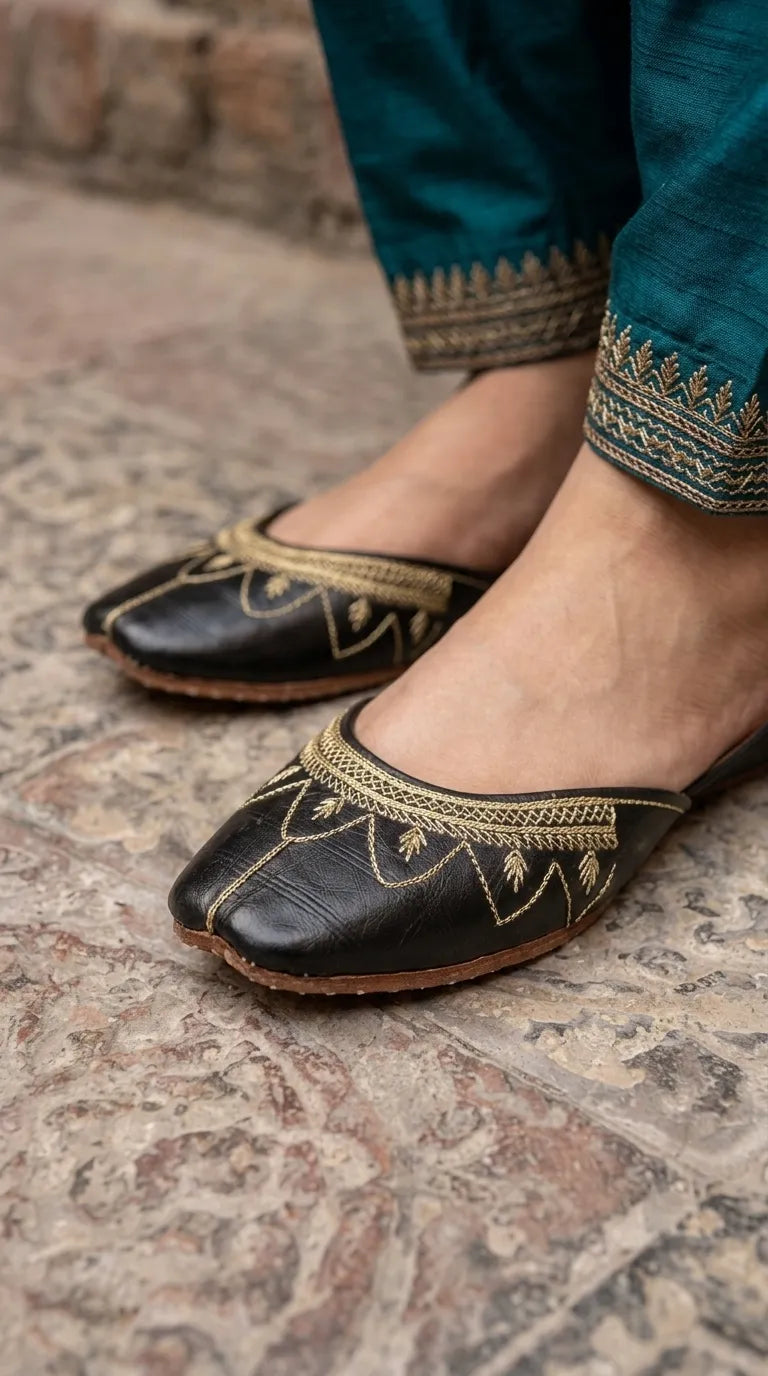 Black Leather Khussa For Ladies EC8933