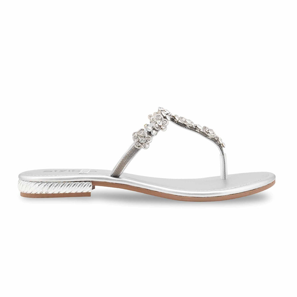 Silver Fancy Chappal For Women FN0823
