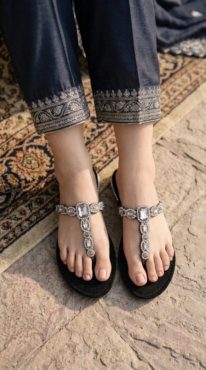 Black Fancy Chappal For Ladies FN0873