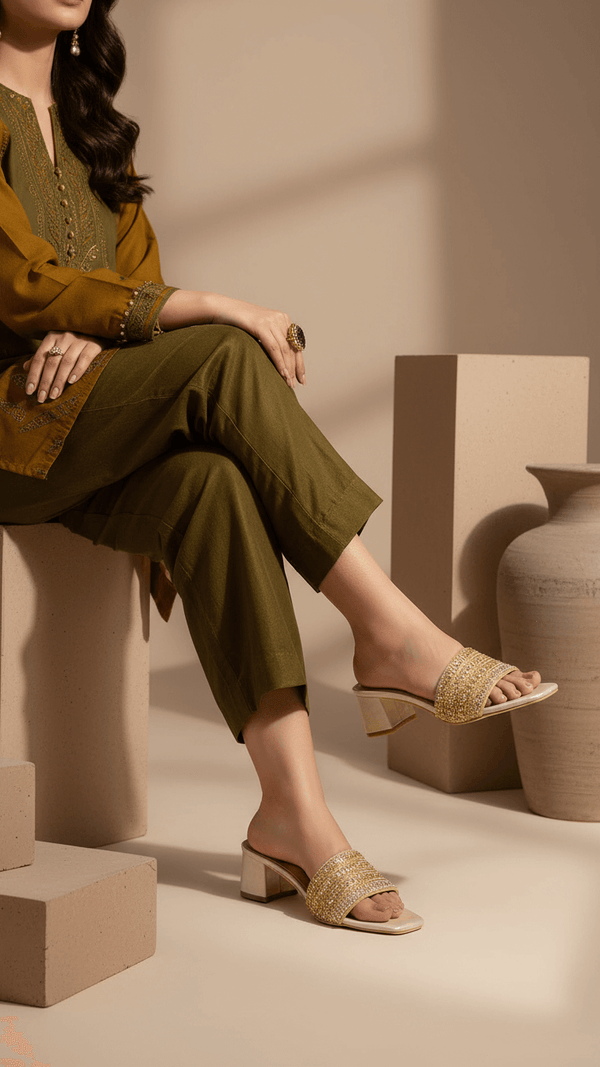 Golden Fancy Slipper FN7922