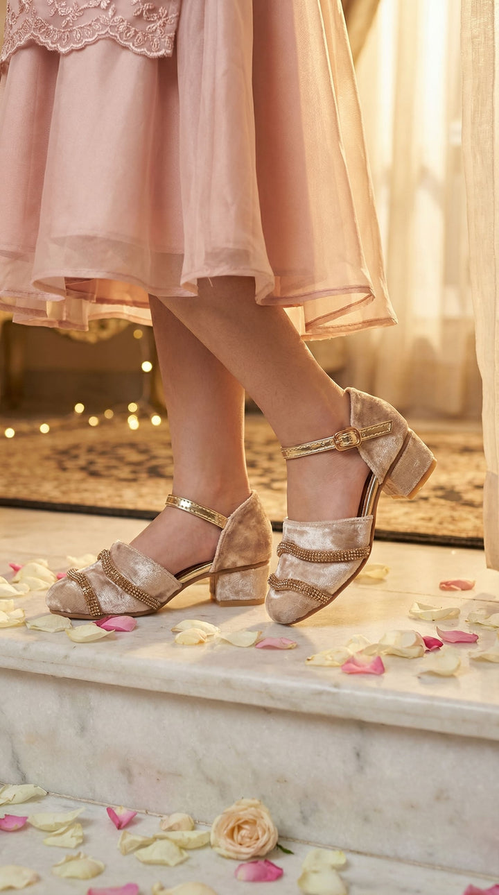 Girls Golden Fancy Pumps KD2482