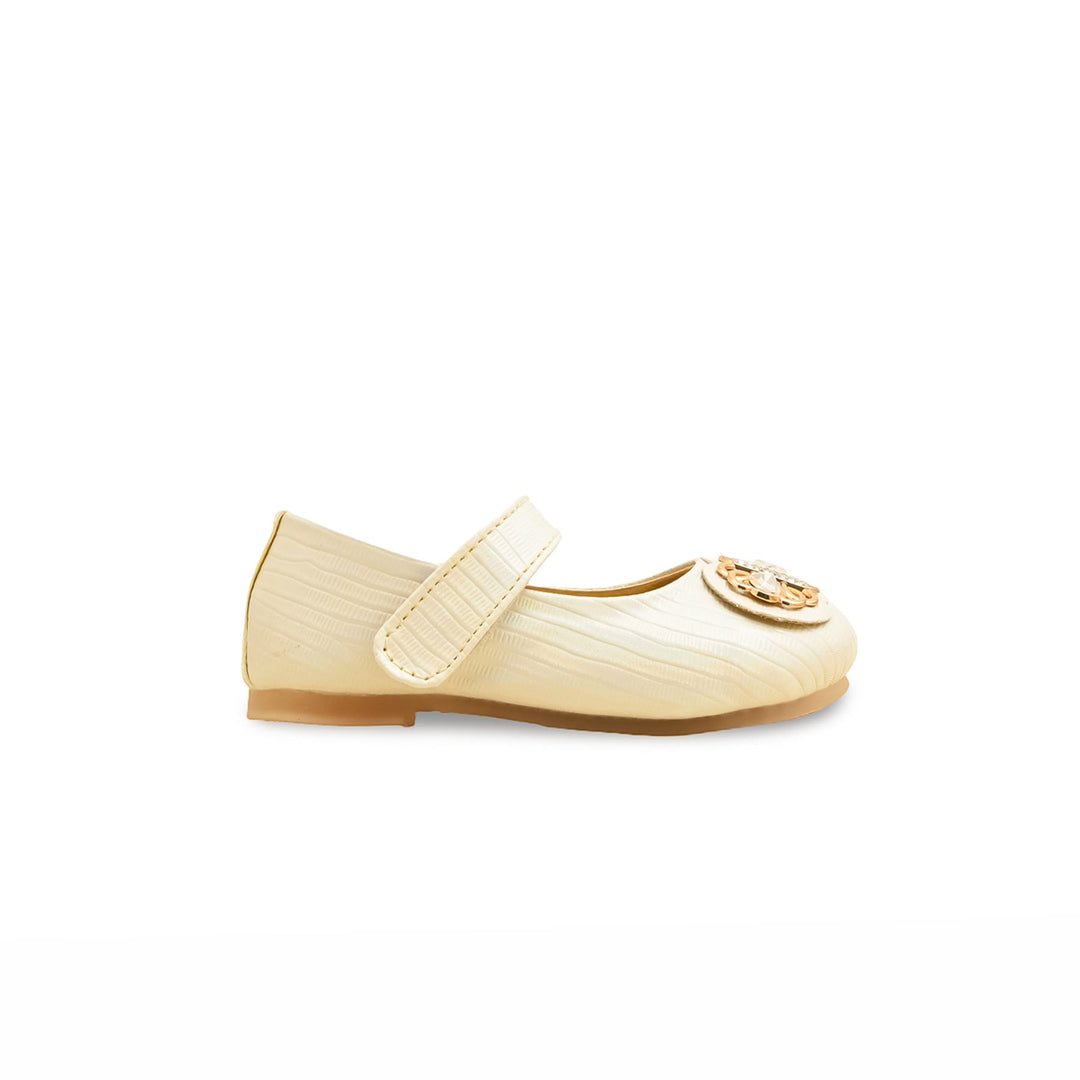 Girls Cream Formal Pumps KD2485