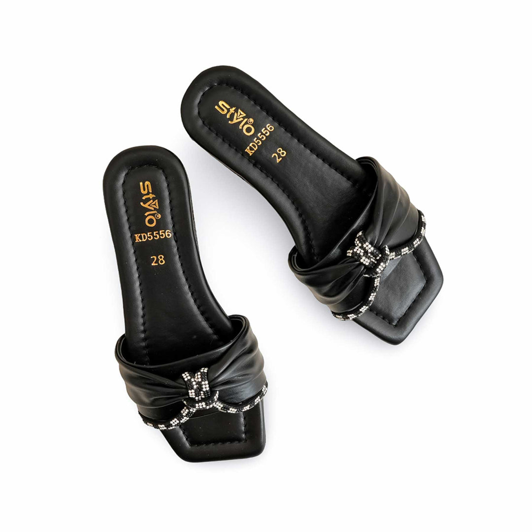 Girls Black Casual Slipper KD5556