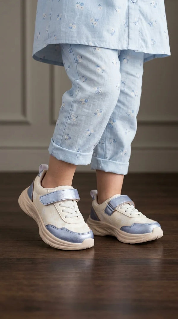 Girls White Casual Jogger KD8112