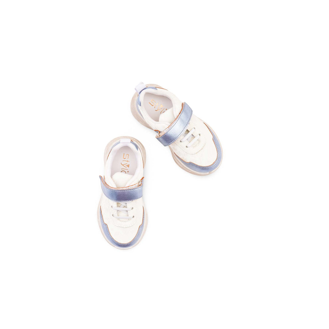 Girls White Casual Jogger KD8112
