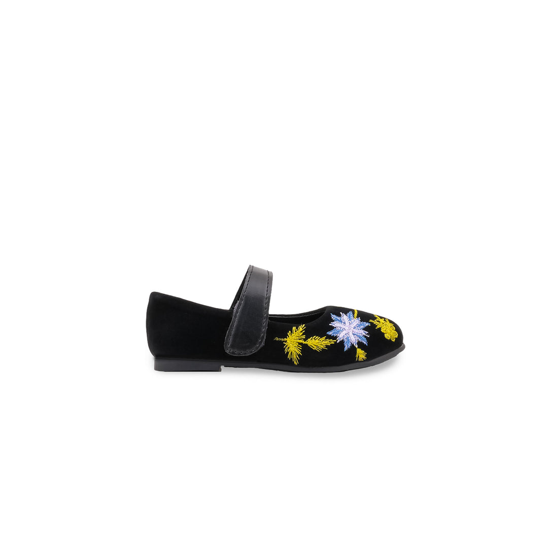 Girls Black Casual Pumps KD8365