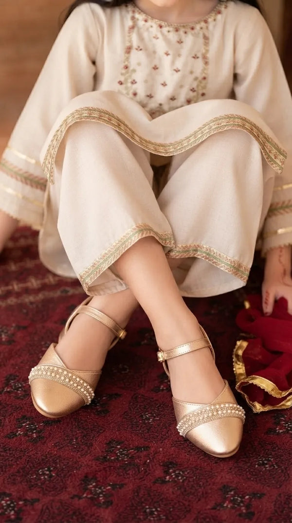 Girls Golden Fancy Pumps KD8400