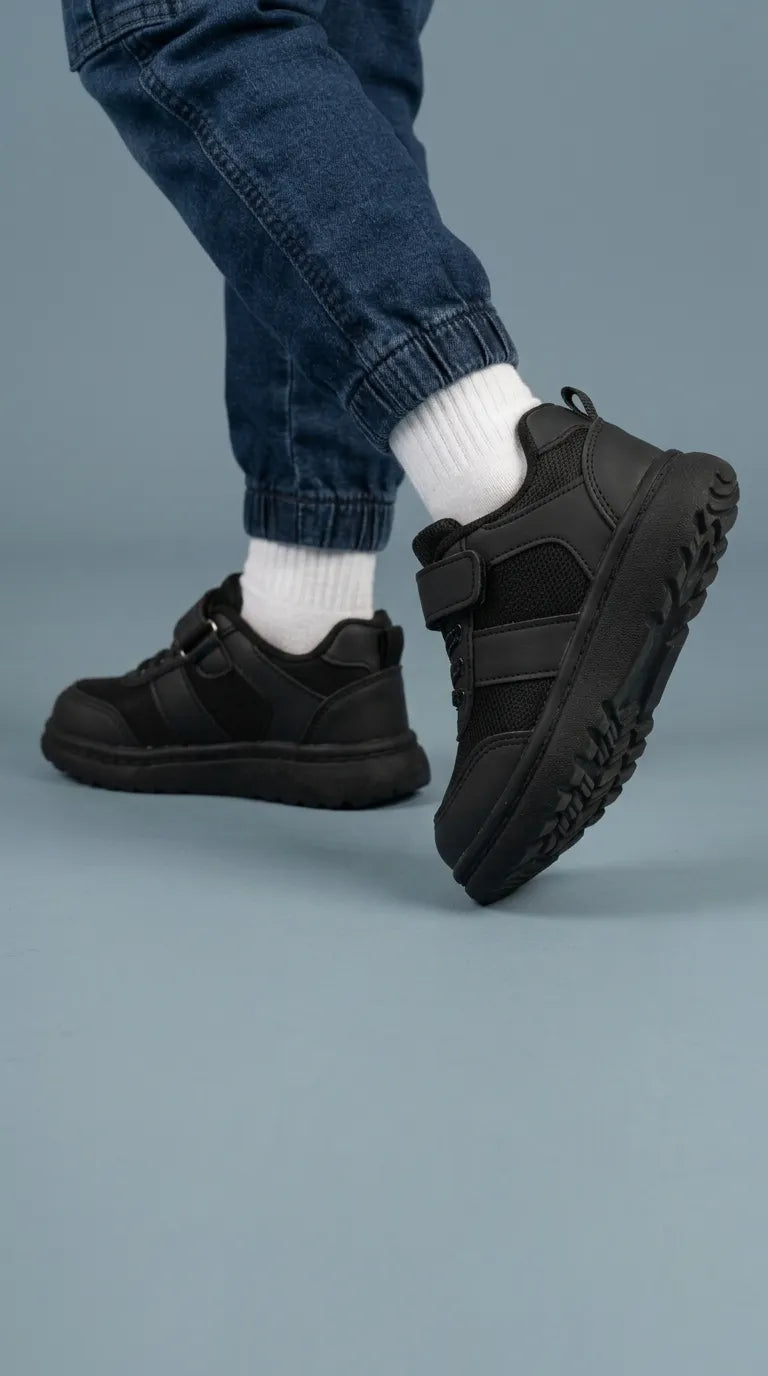 Boys Black Casual Jogger KD8565