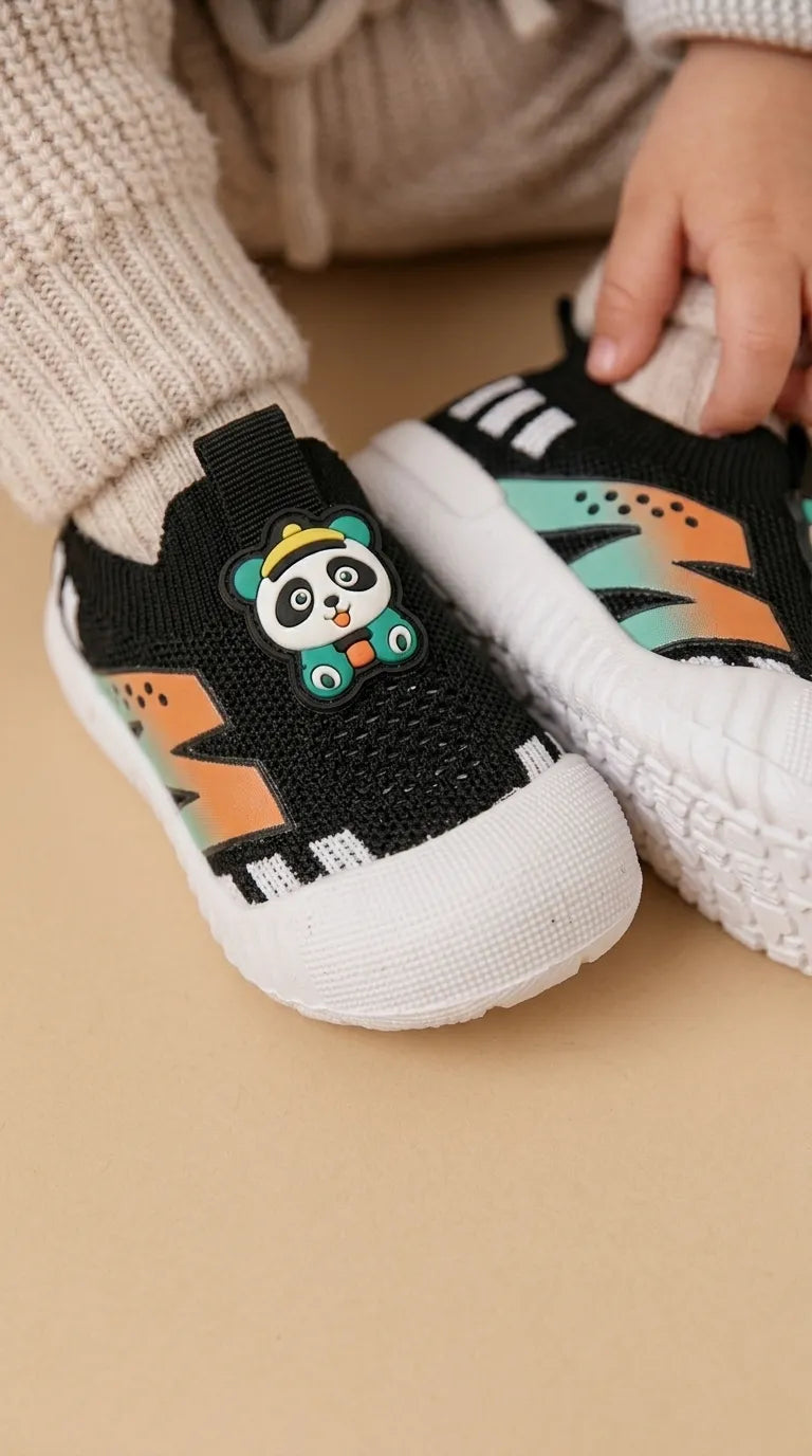 babies-black-casual-booties-kd8730
