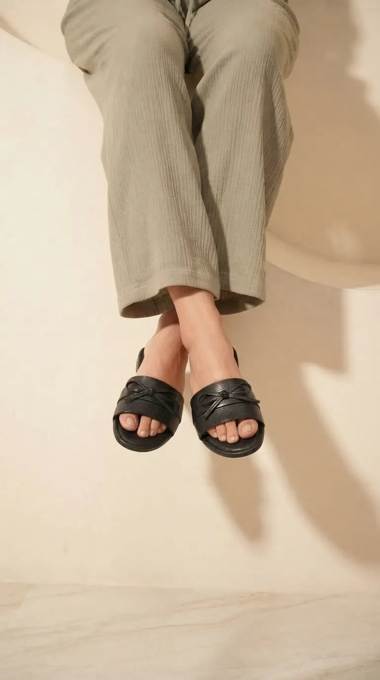 Black Casual Slipper For Ladies M23582