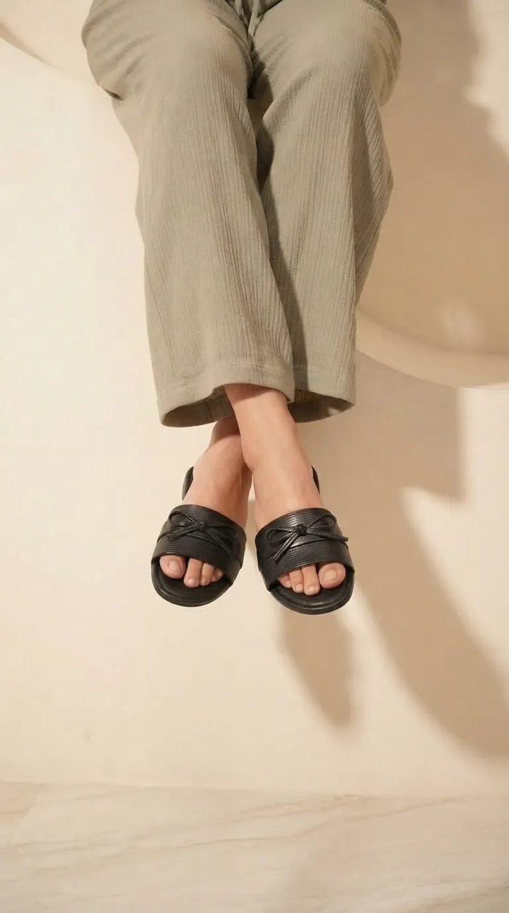 Black Casual Slipper For Ladies M23582