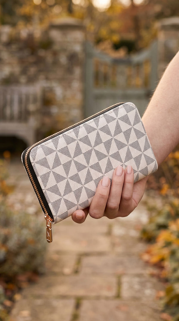 White Casual Wallet For Ladies P71186