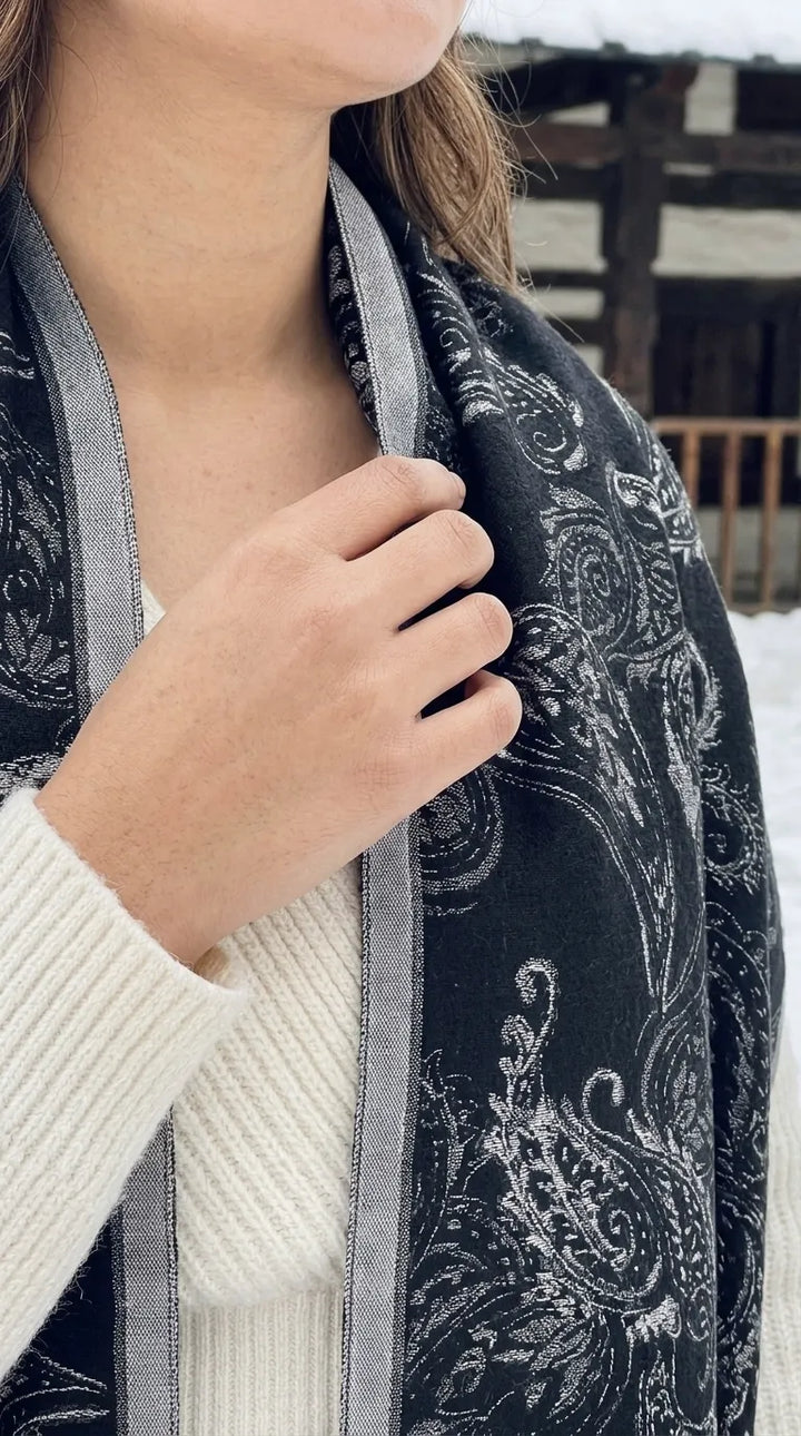 Black Winter Acrylic Stole PW614001