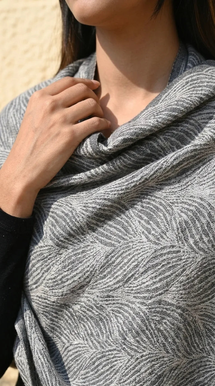 Black Winter Acrylic Stole PW615501