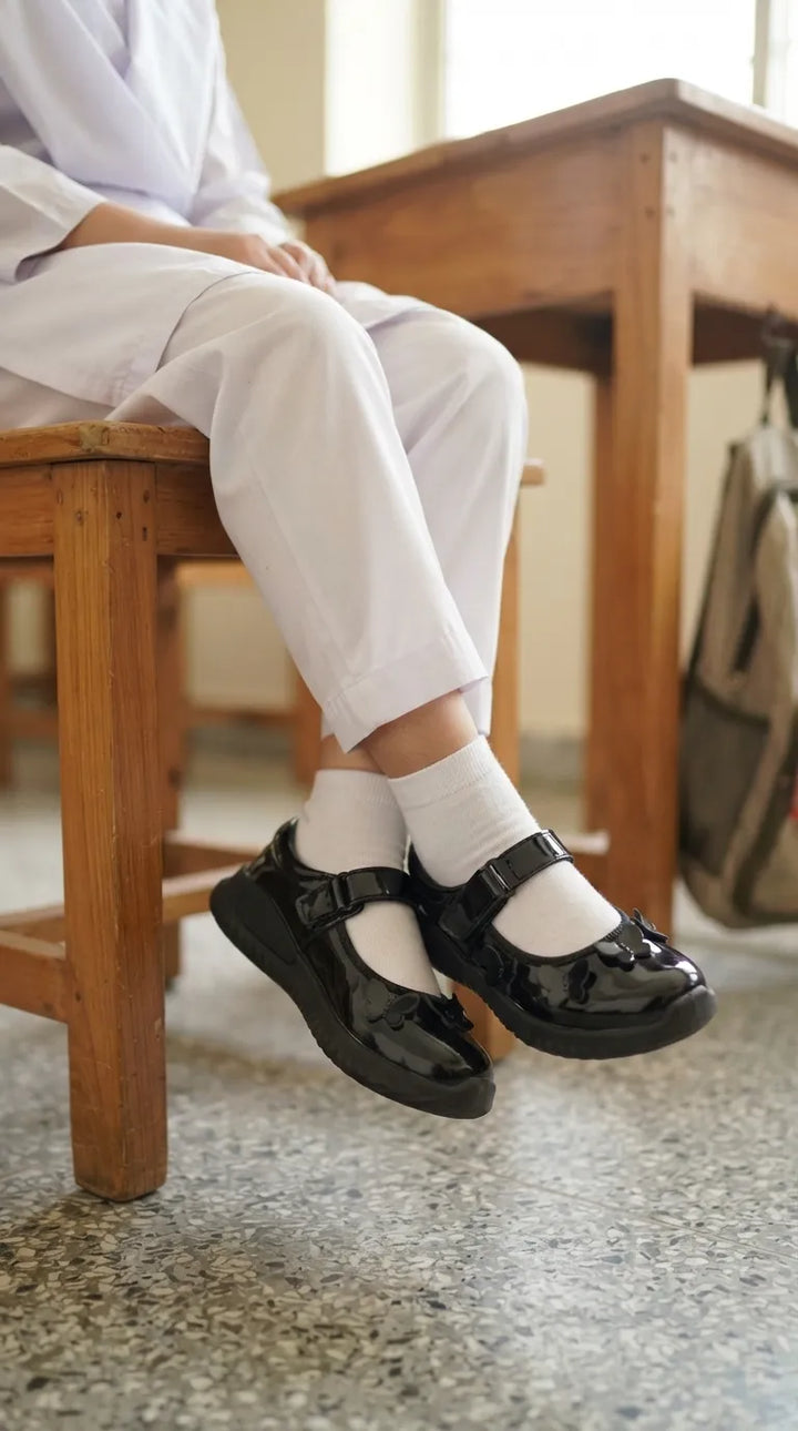 Girls Black Velcro Strap School Shoes SK0101
