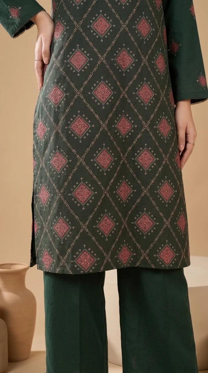 2 PC Unstitched Embellished Lawn Suit US623411