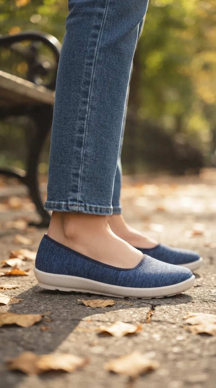 Navy Sneaker For Ladies WN6218