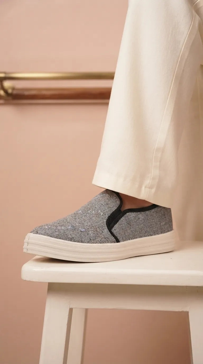 Grey Sneaker For Women WN6224